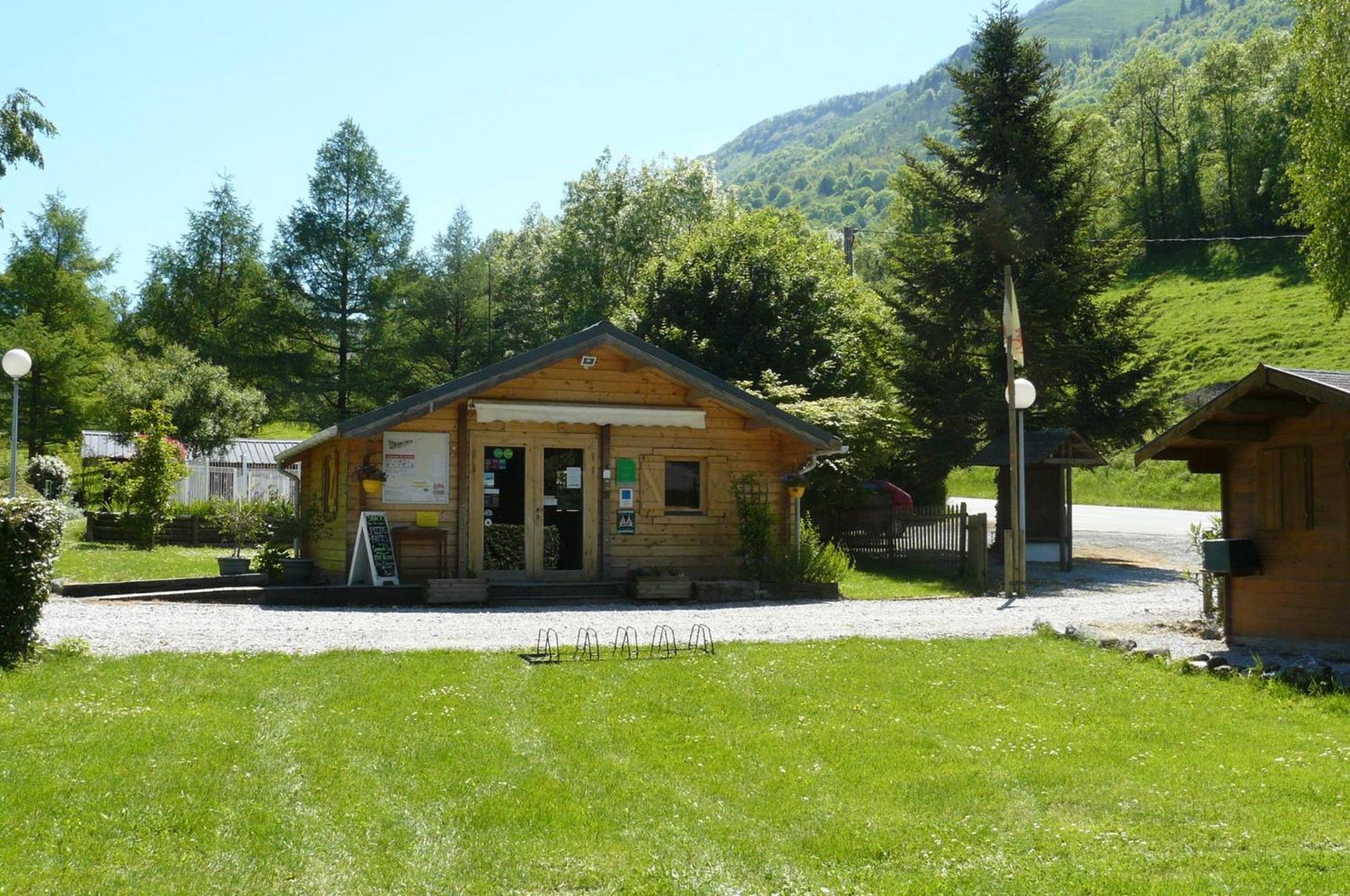 Camping Le Rey Louvie Juzon Ngoại thất bức ảnh
