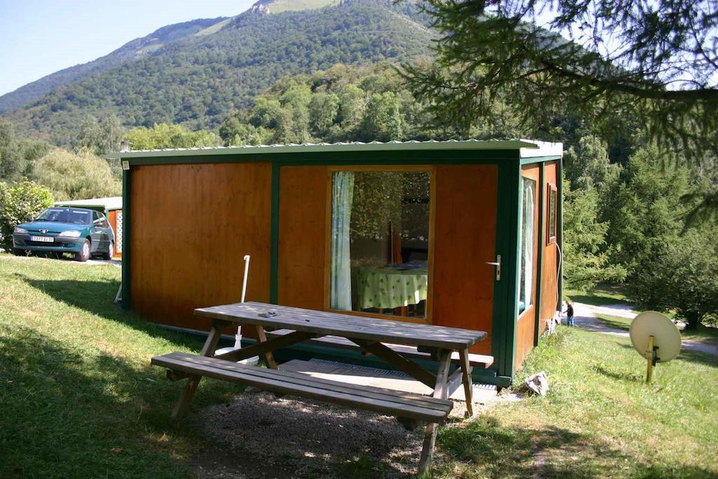 Camping Le Rey Louvie Juzon Phòng bức ảnh