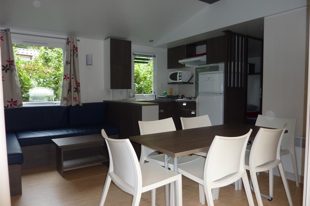 Camping Le Rey Louvie Juzon Phòng bức ảnh