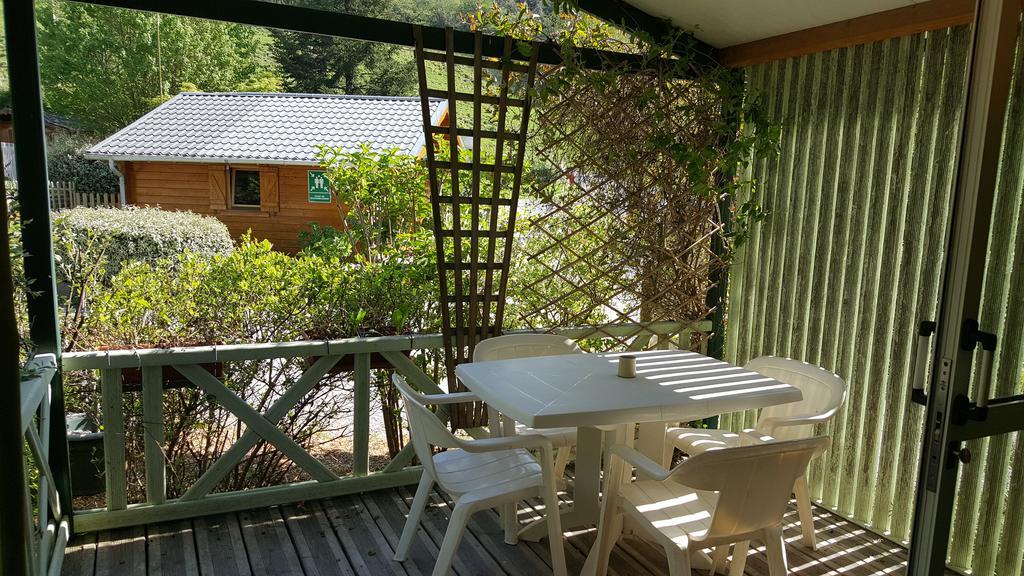 Camping Le Rey Louvie Juzon Ngoại thất bức ảnh