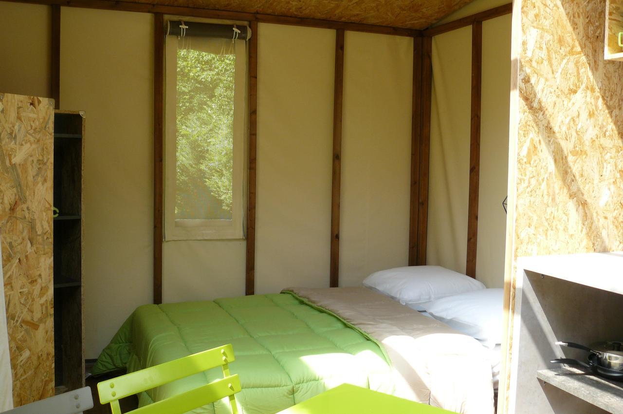 Camping Le Rey Louvie Juzon Ngoại thất bức ảnh