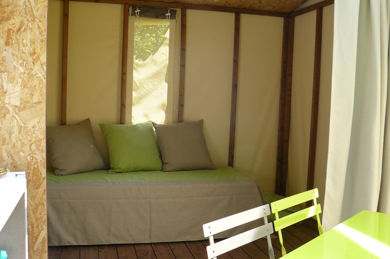 Camping Le Rey Louvie Juzon Ngoại thất bức ảnh