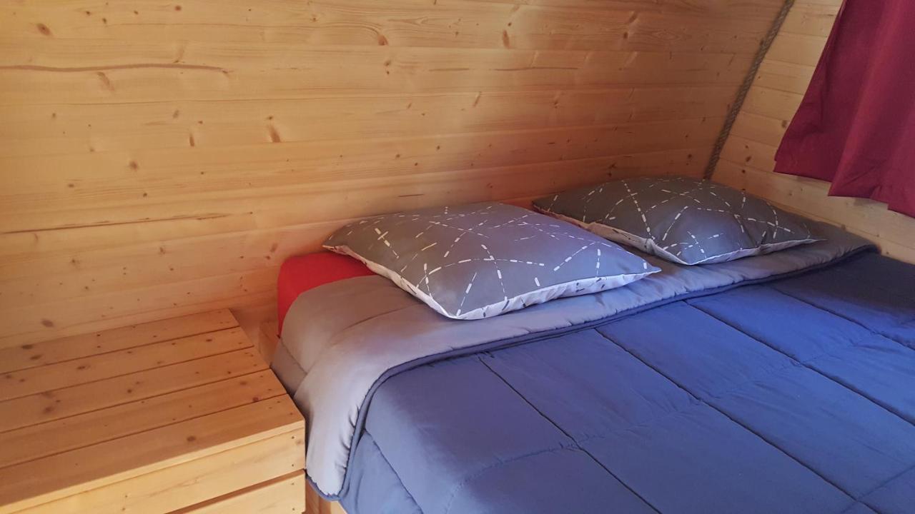 Camping Le Rey Louvie Juzon Ngoại thất bức ảnh