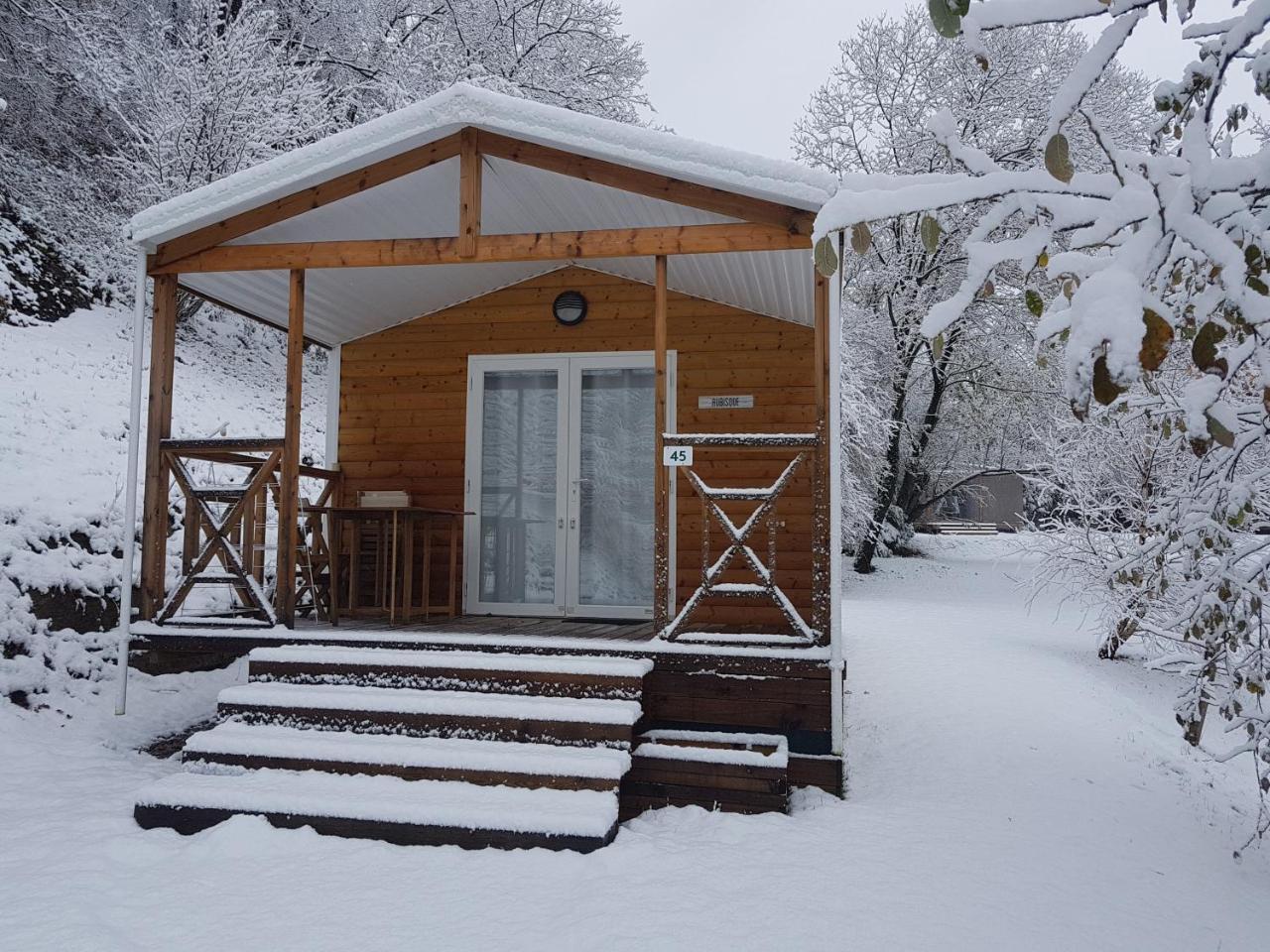 Camping Le Rey Louvie Juzon Ngoại thất bức ảnh