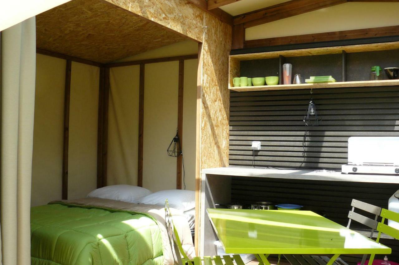 Camping Le Rey Louvie Juzon Ngoại thất bức ảnh
